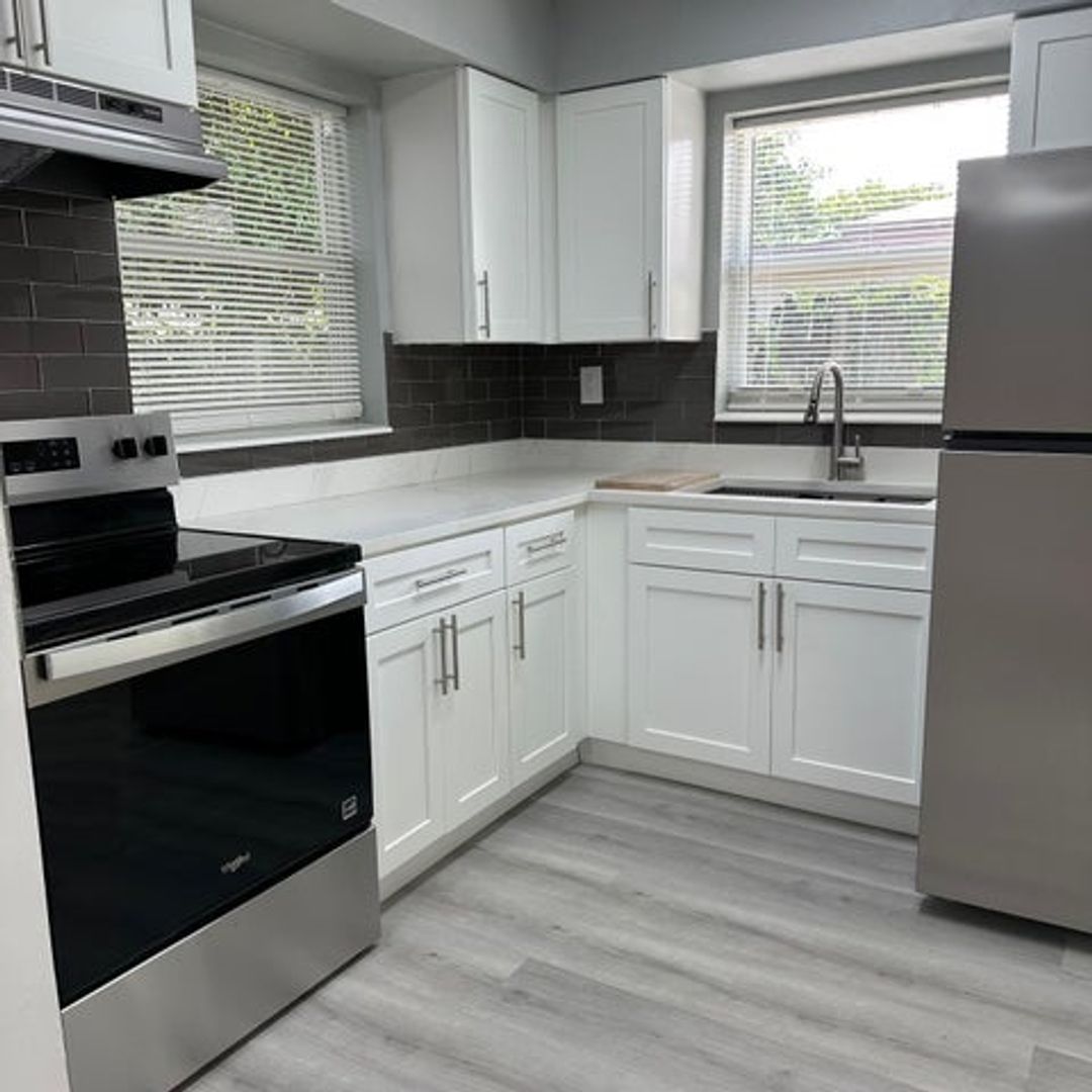 Lauderhill House: 3620 NW 9th Street