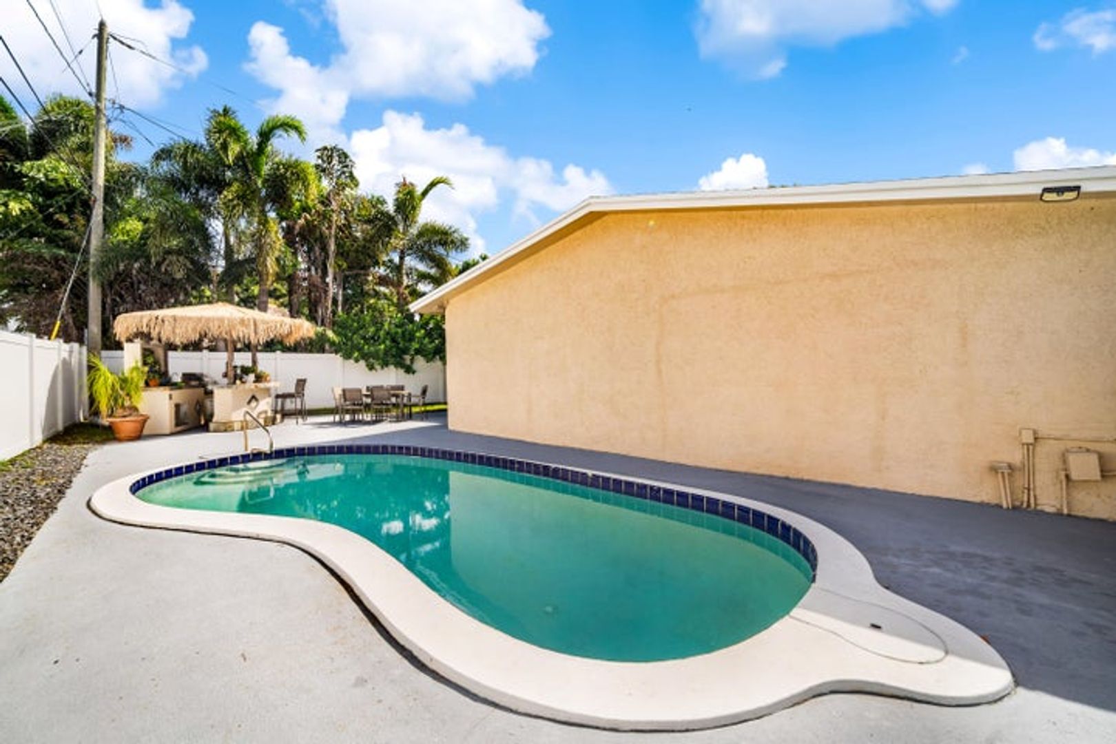 Deerfield Beach House: 795 SE 17th Street 795