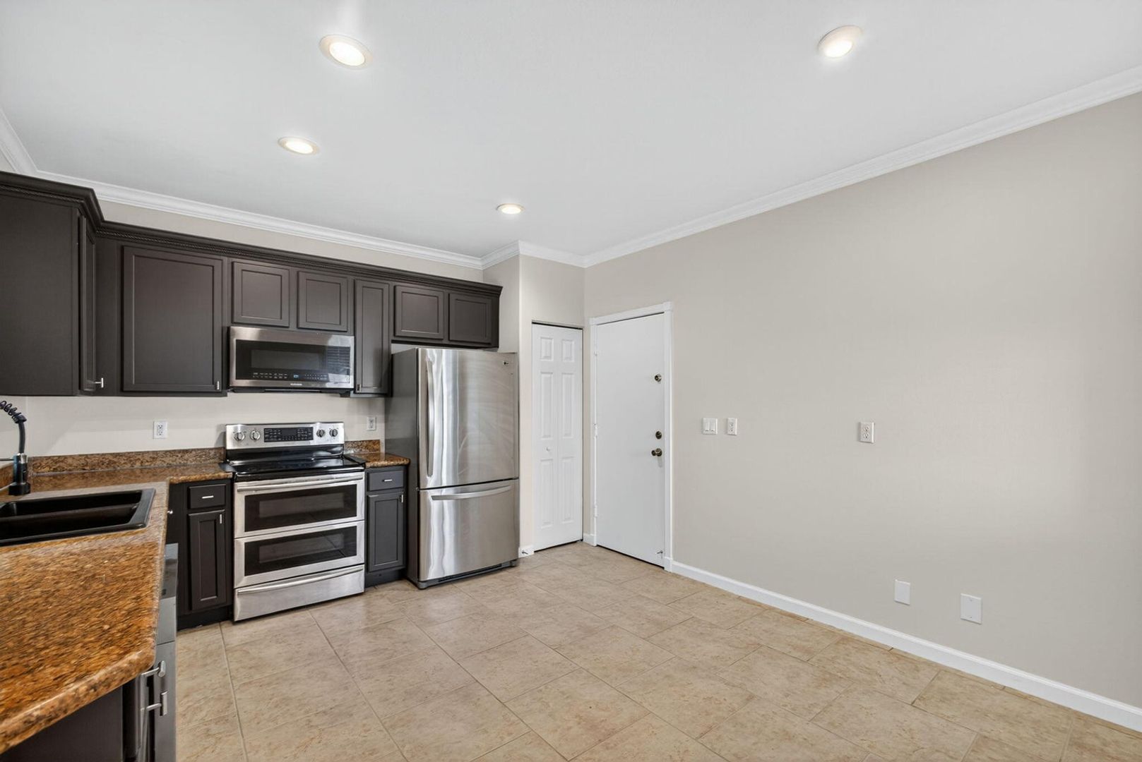 Riviera Beach House: 2213 Oakmont Drive