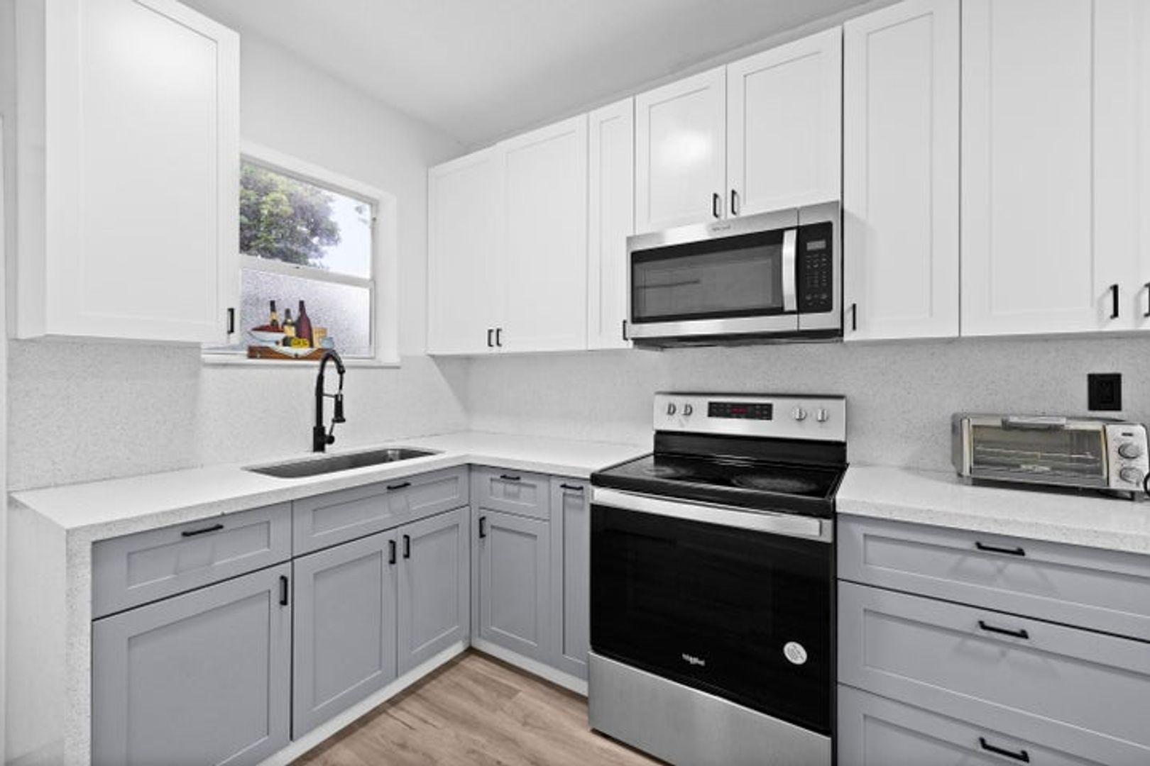 Miami House: 28 NE 165th Street