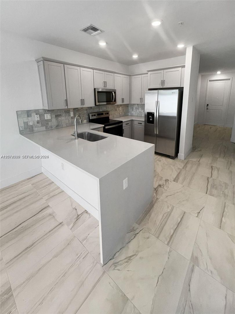 Pembroke Pines House: 17025 SW 1st Street