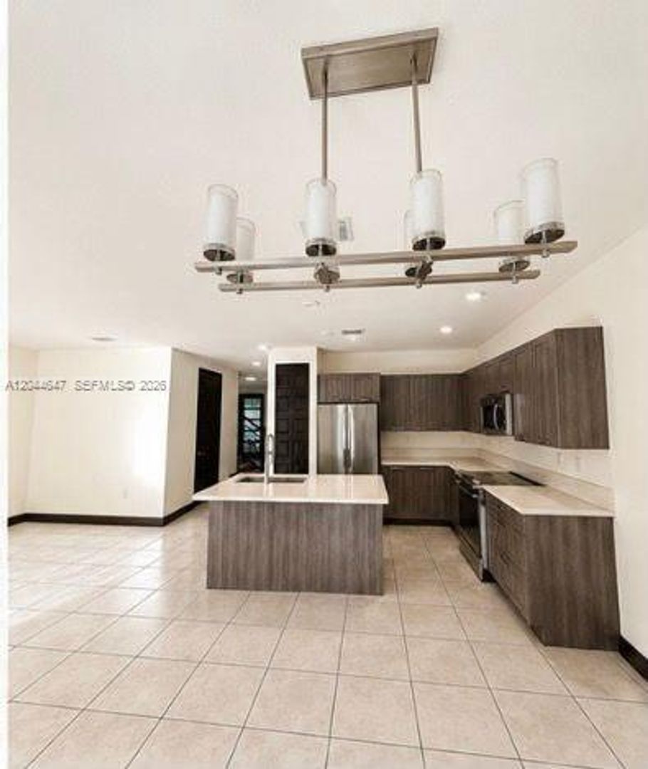 Miami Lakes House: 15668 NW 91st Court