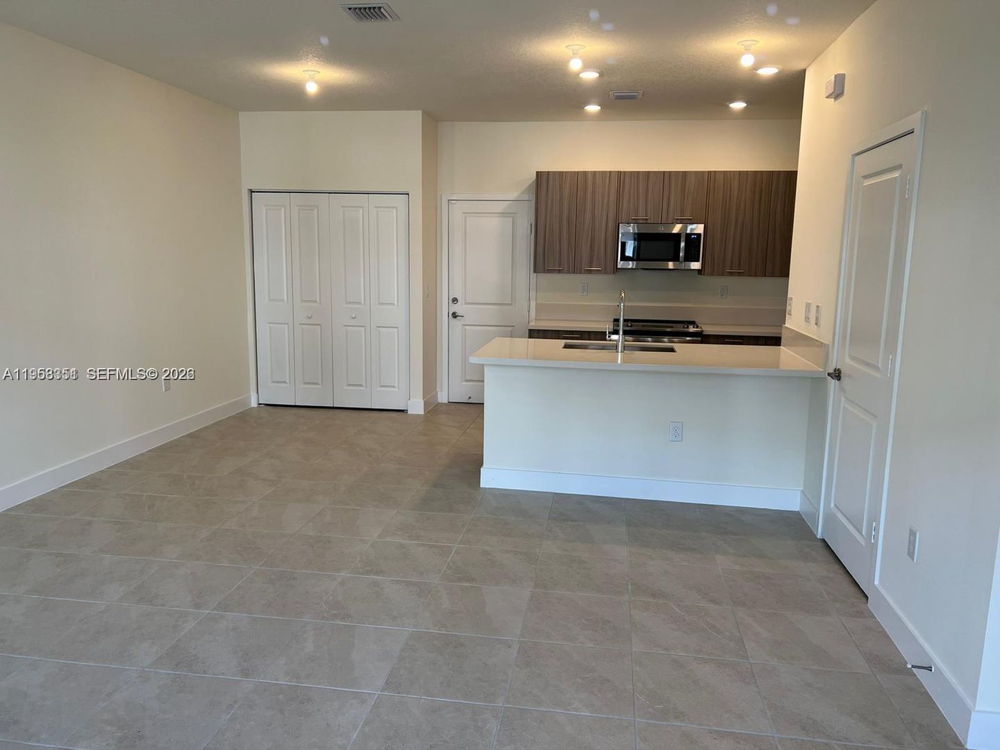 Doral House: 4622 NW 83rd Path 0