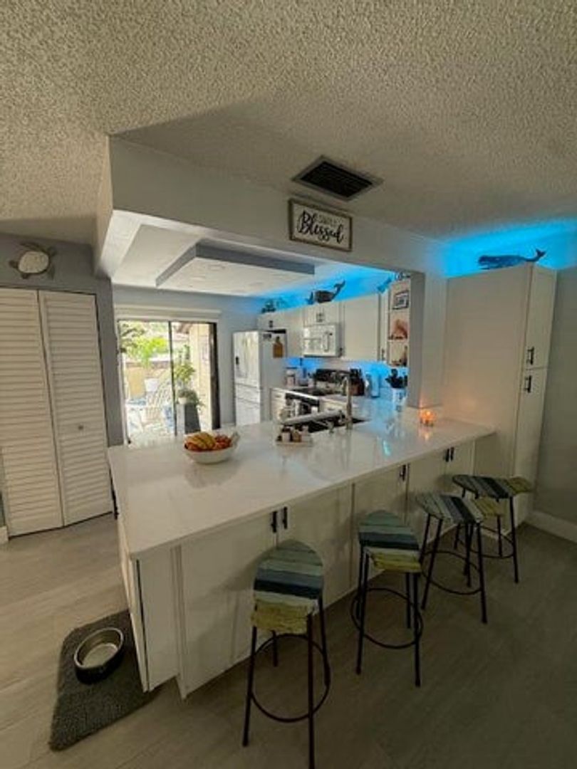 Royal Palm Beach House: 131 Manchineel Court