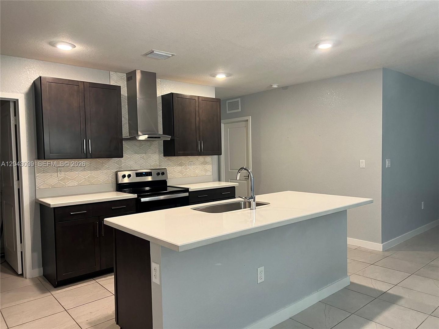 Florida City House: 421 NE 6th Court