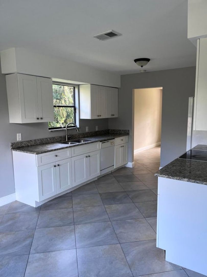 West Palm Beach House: 8760 Lyndall Lane