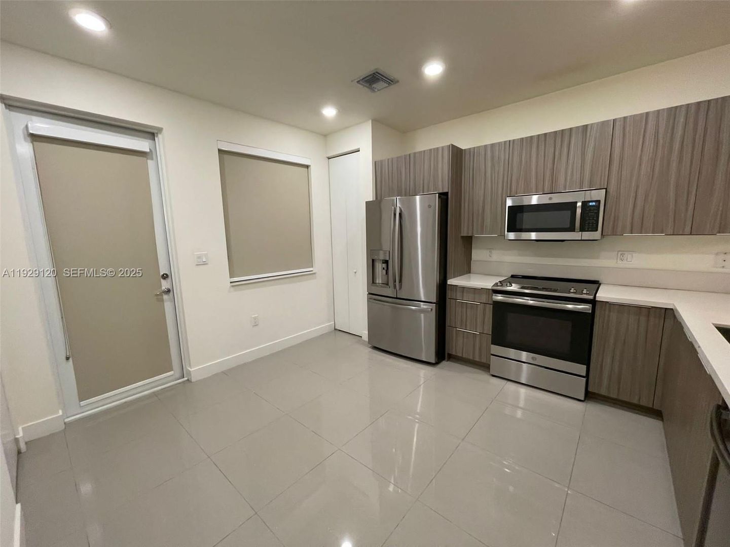 Doral House: 6416 NW 102nd Court 117