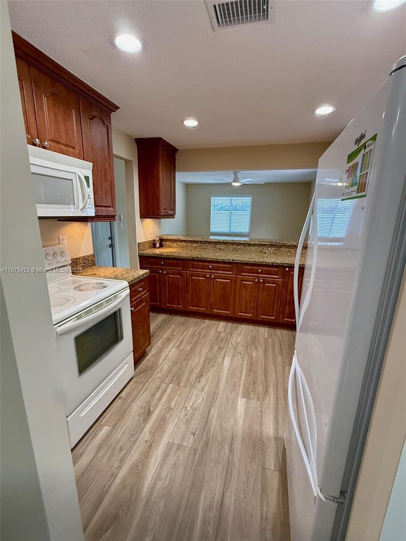 Cooper City House: 11561 SW 51st Street