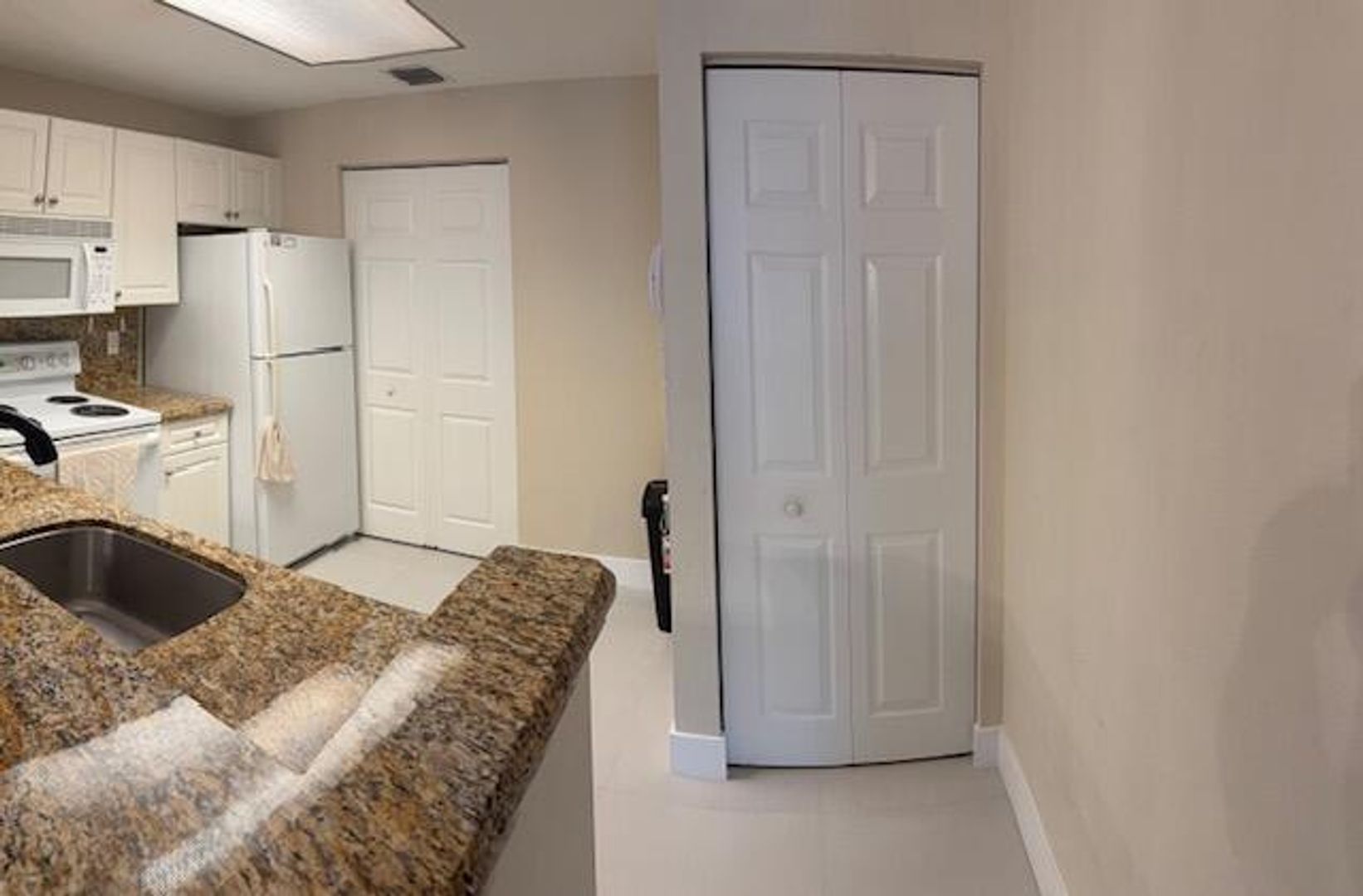 Palm Beach Gardens House: 2805 VERONIA Drive 104
