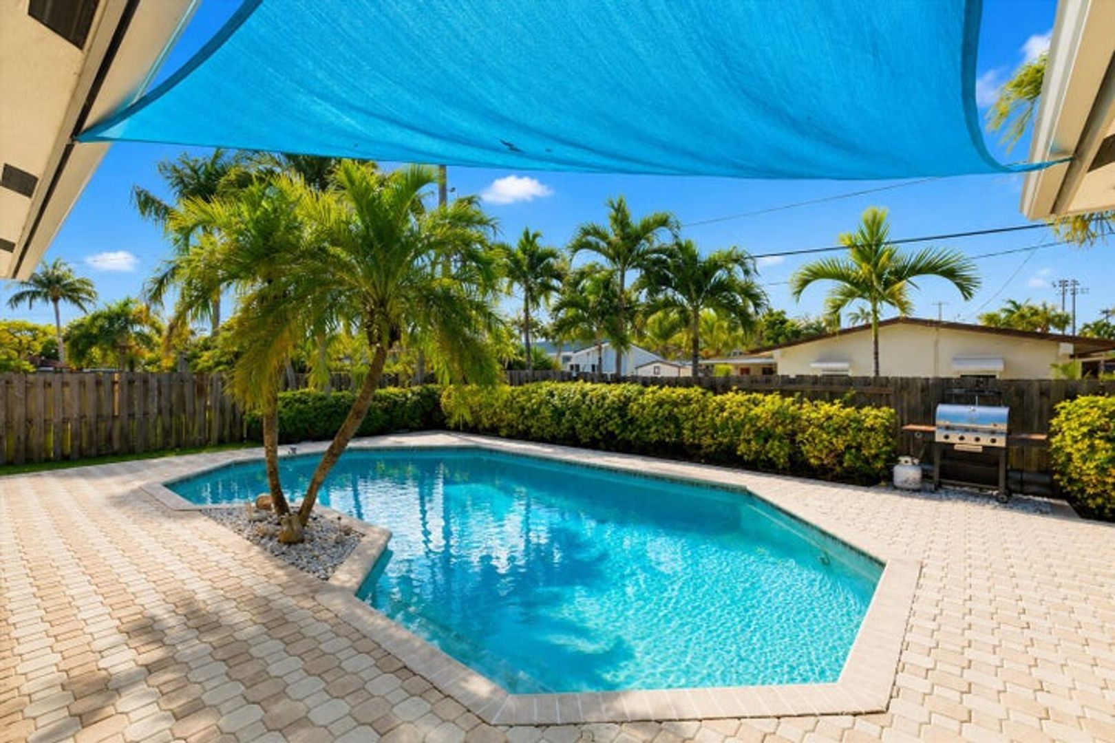 Deerfield Beach House: 517 SE 7TH Avenue