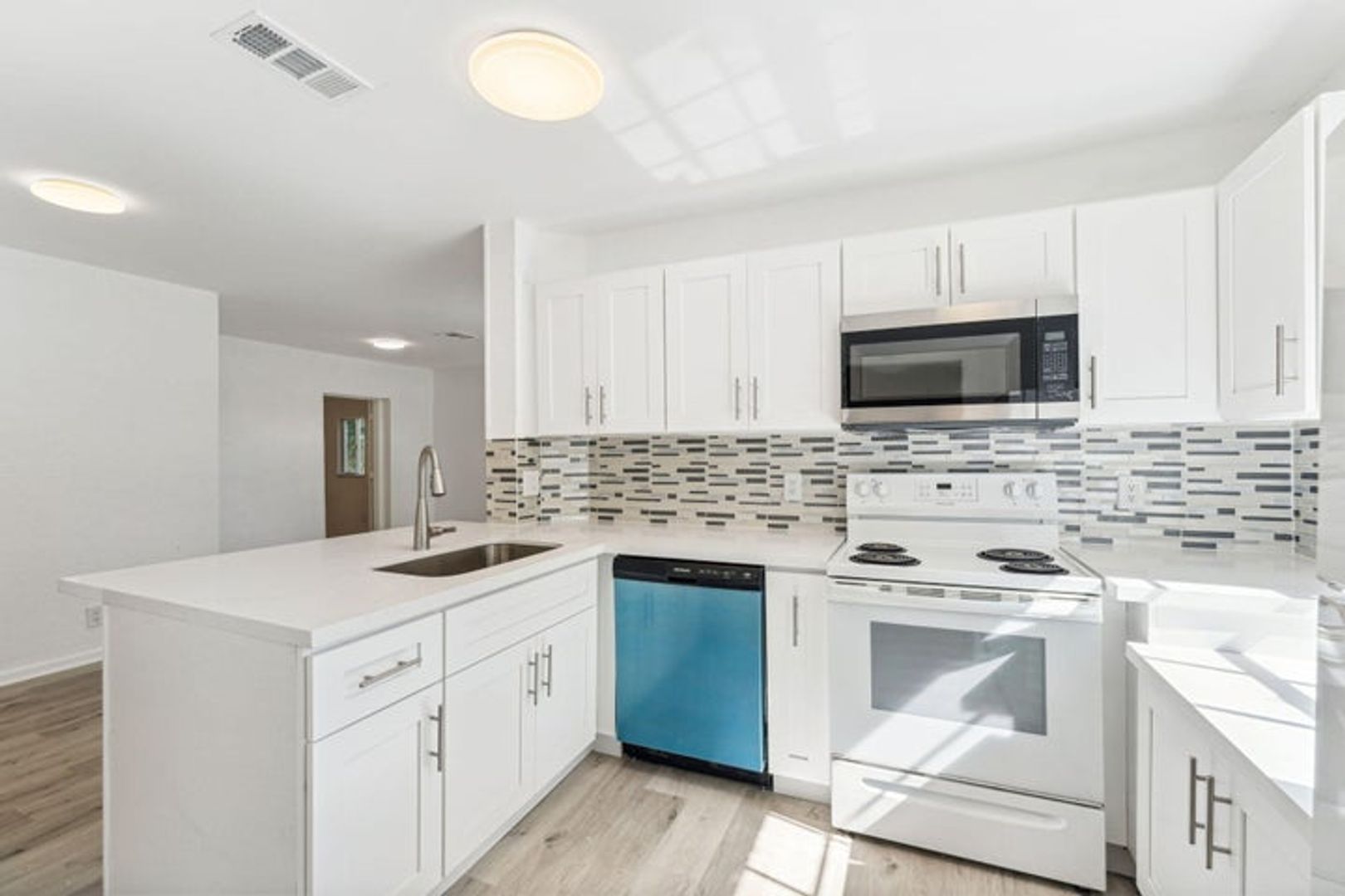 Deerfield Beach House: 377 NW 2nd Way