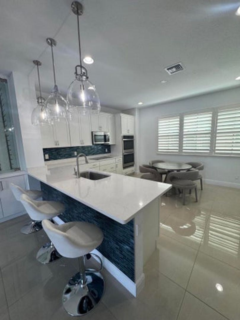 Boynton Beach House: 613 Windward Circle N