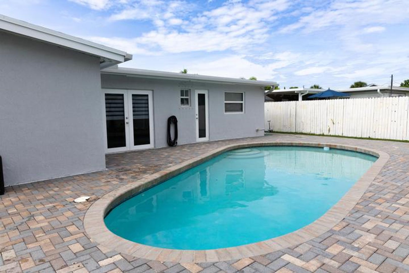 West Palm Beach House: 5668 Albert Road