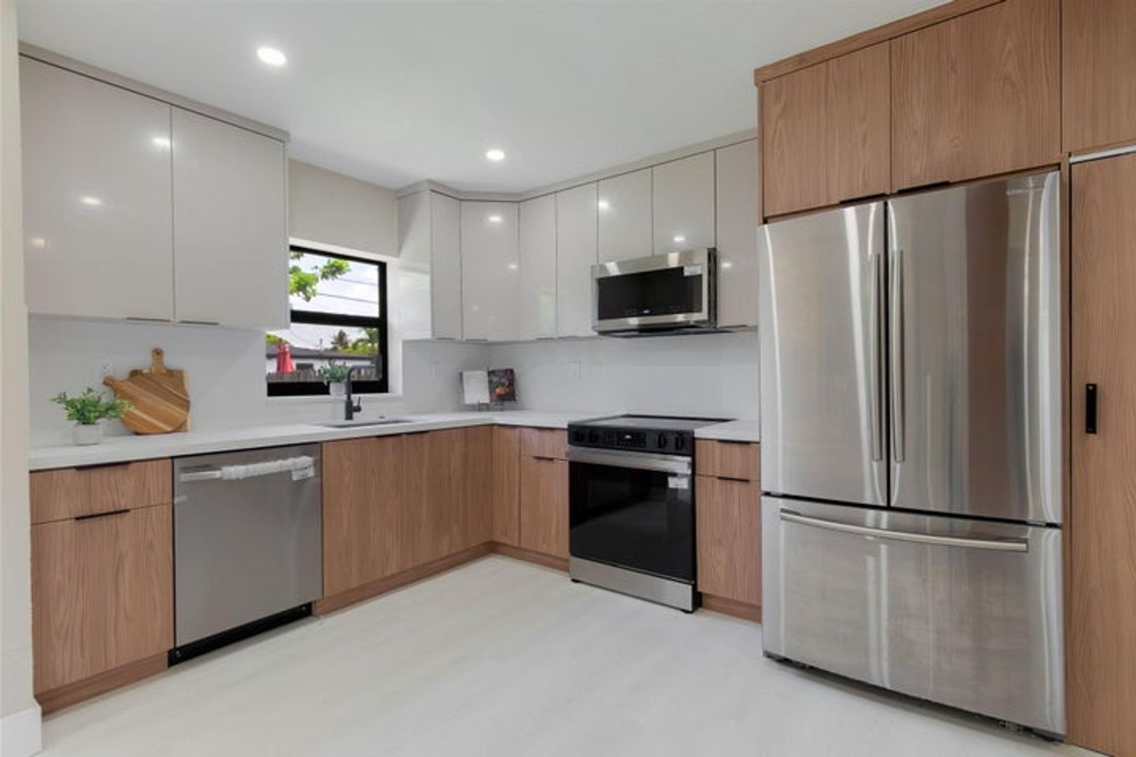 Oakland Park House: 5409 NE 4th Avenue