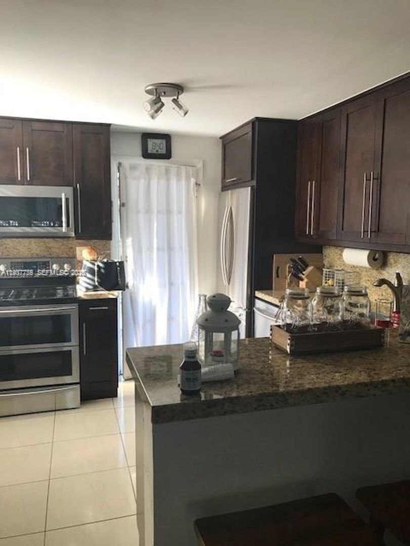 Miami House: 10794 N Kendall Drive B2