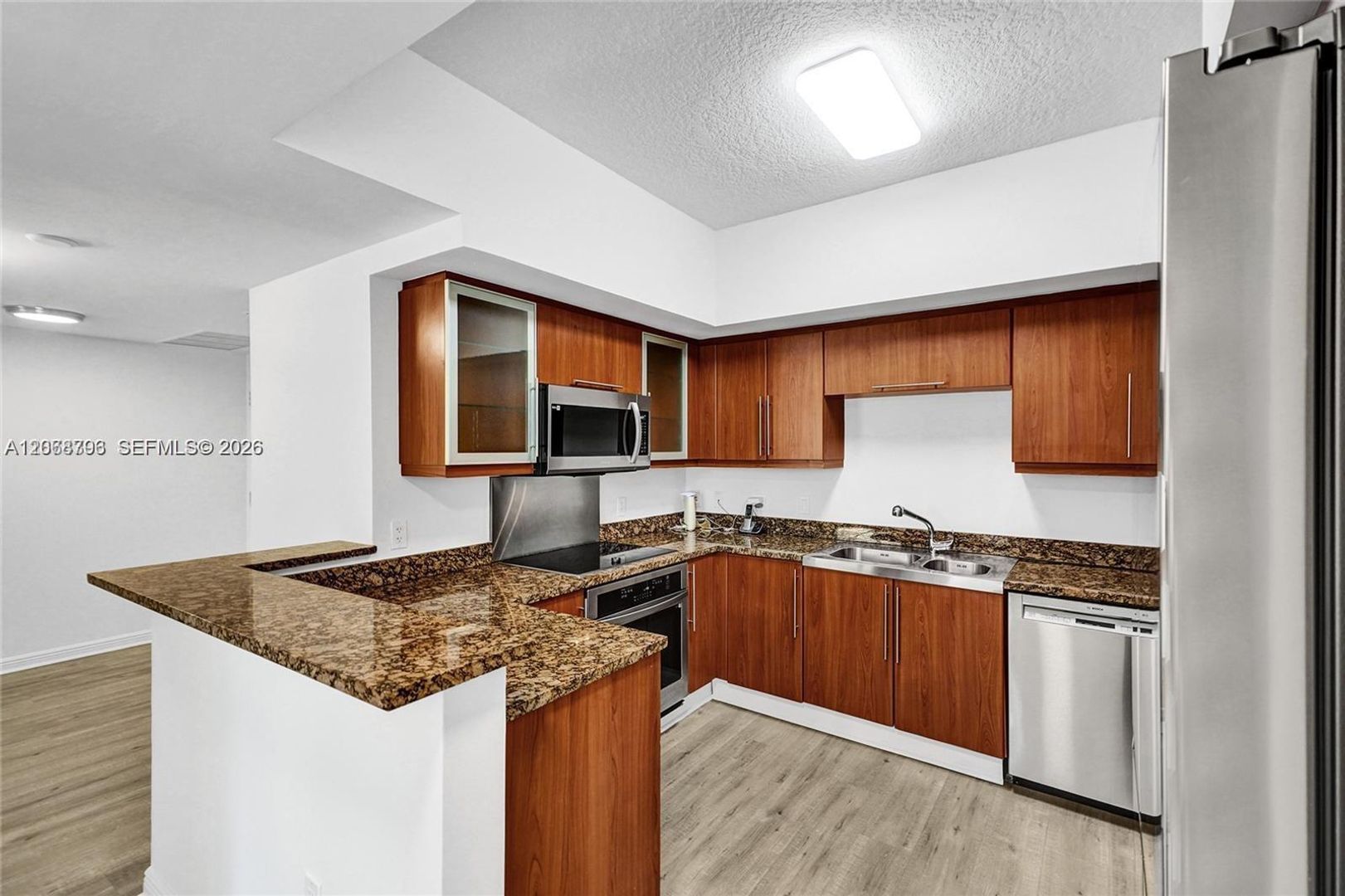 Coral Gables House: 888 S Douglas Road 304