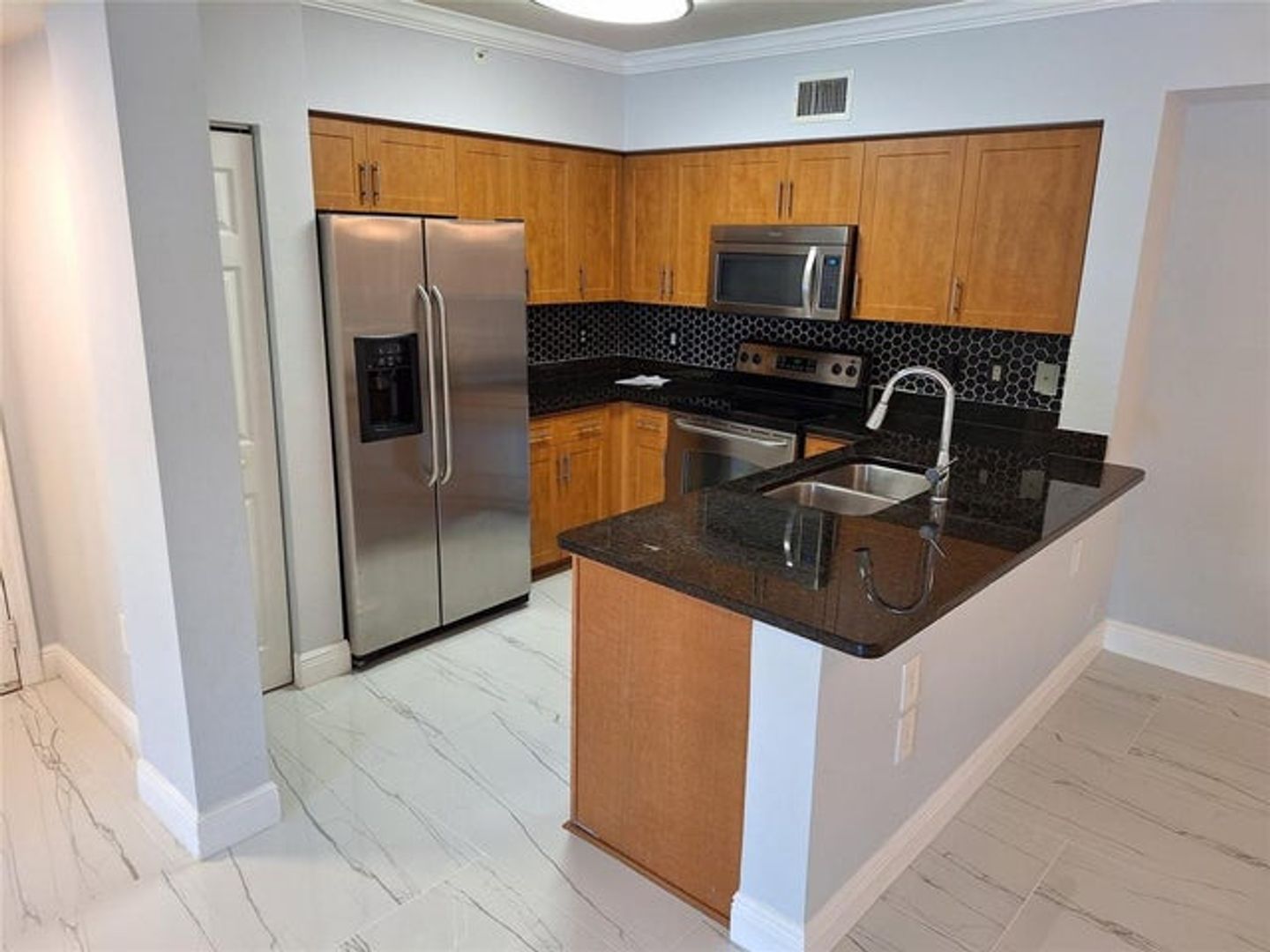 West Palm Beach House: 6492 Emerald Dunes Drive 108