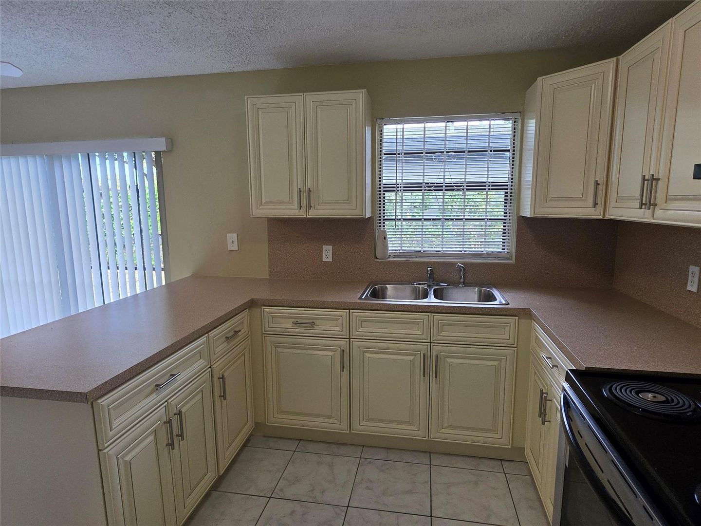 North Miami Beach House: 309 NE 169th Street