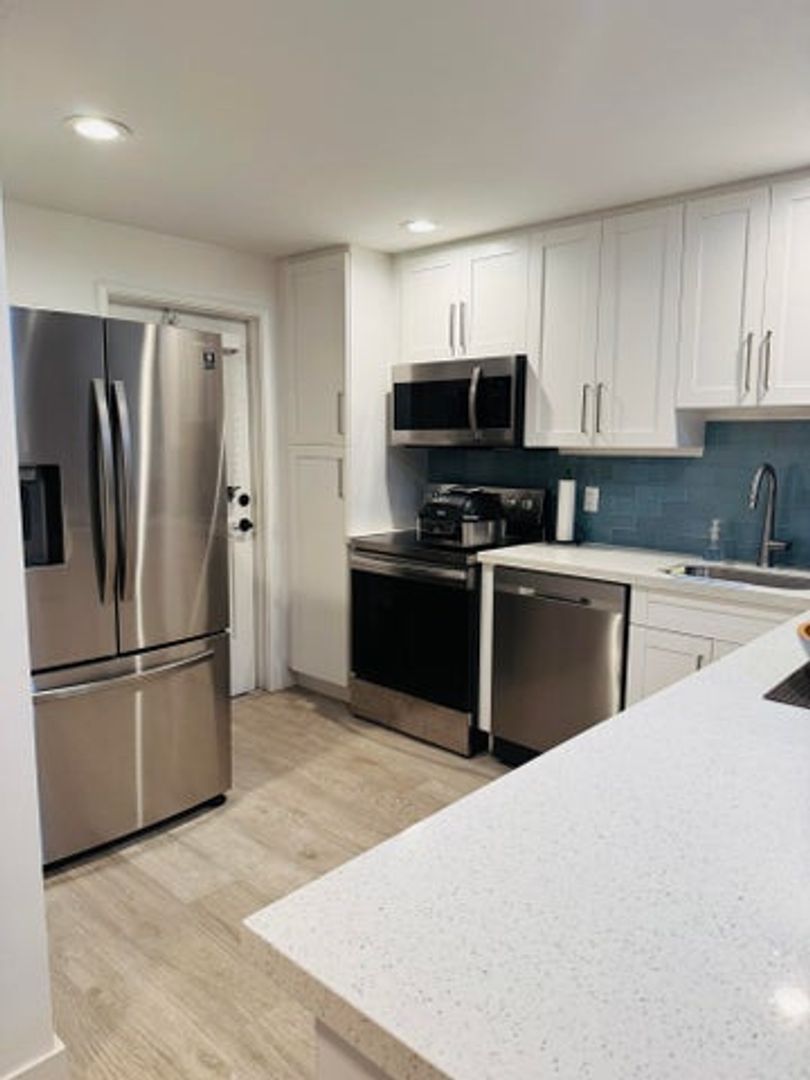 Pompano Beach House: 2800 N Palm Aire Drive 401