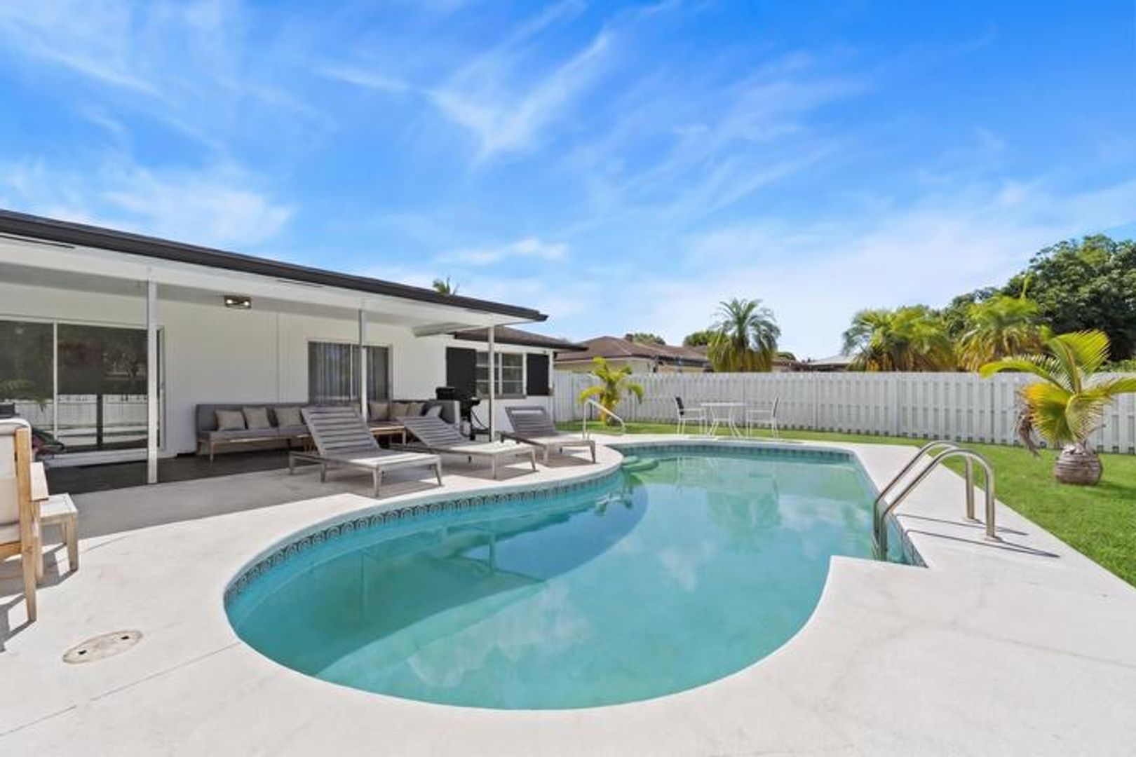 Royal Palm Beach House: 245 Sandpiper Avenue