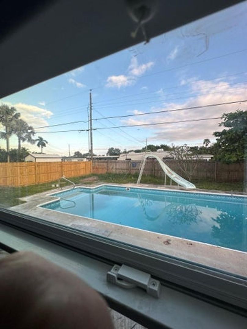 West Palm Beach House: 5665 Daphne Drive