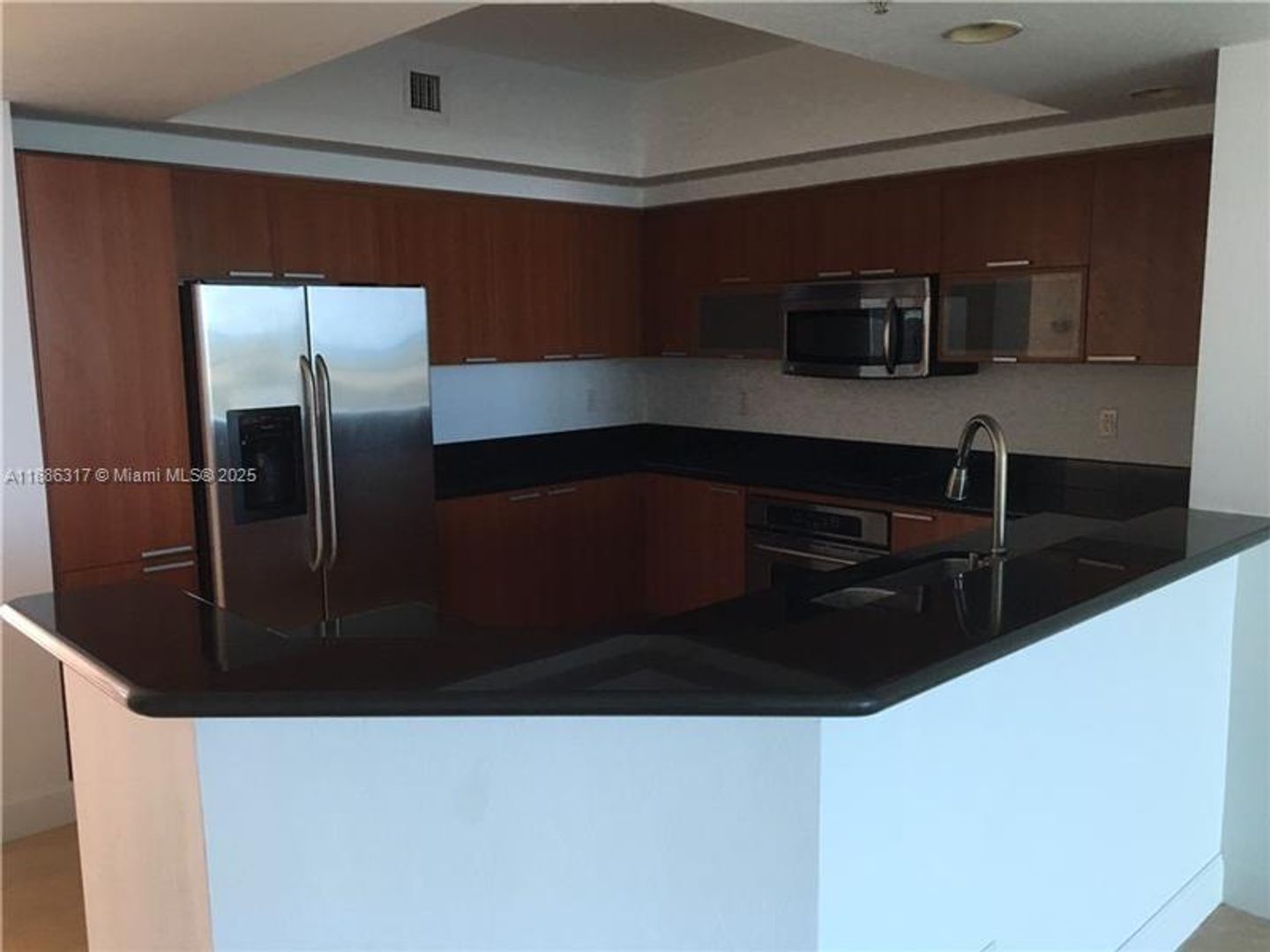 North Miami House: 14951 Royal Oaks Lane 2202