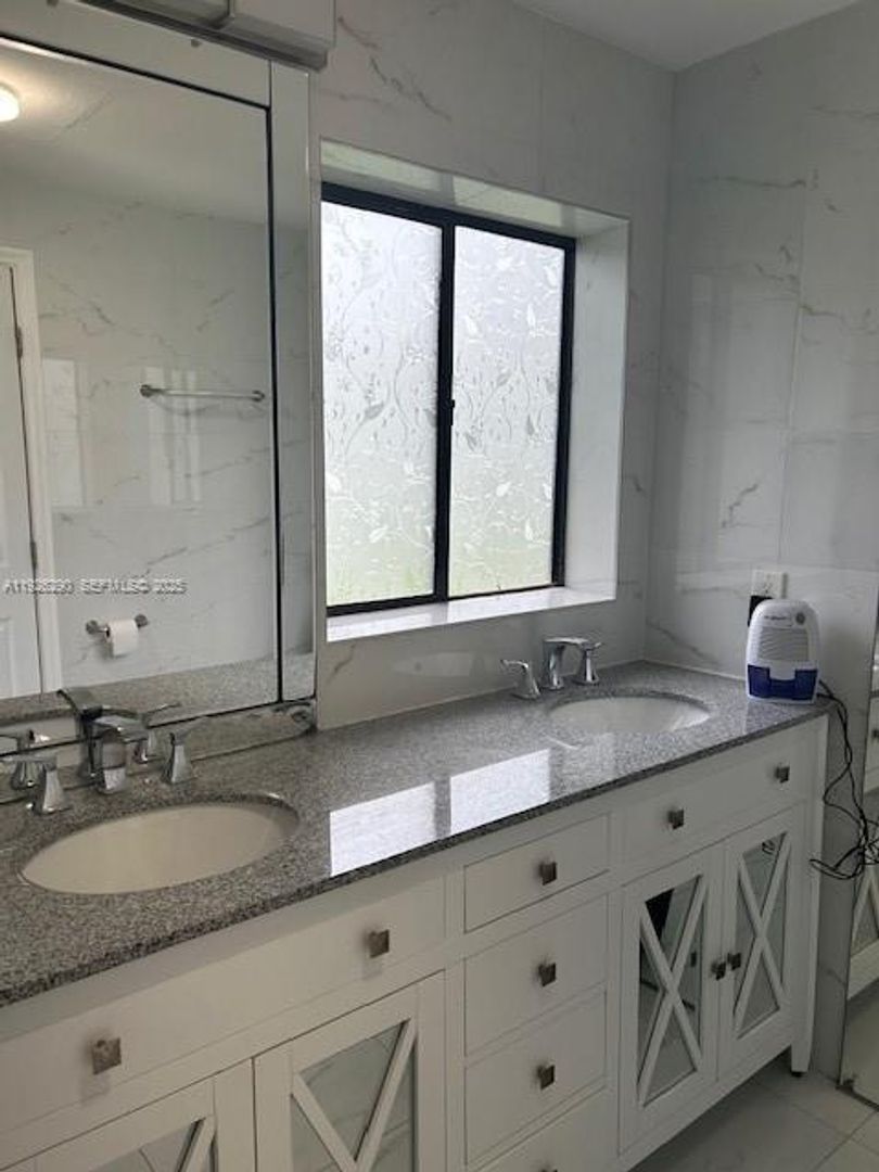 Sunny Isles Beach House: 245 189th Terrace 0