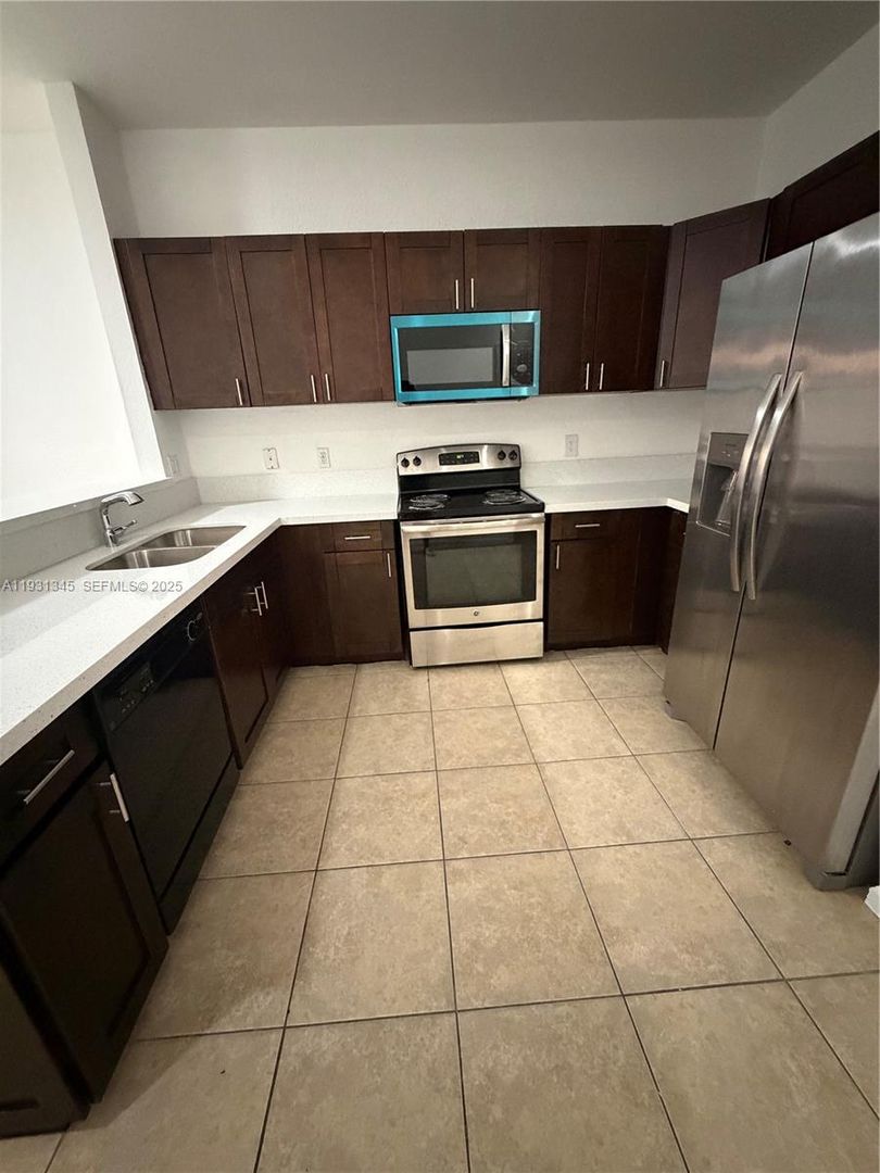 Lauderhill House: 1415 NW 34th Way 1415