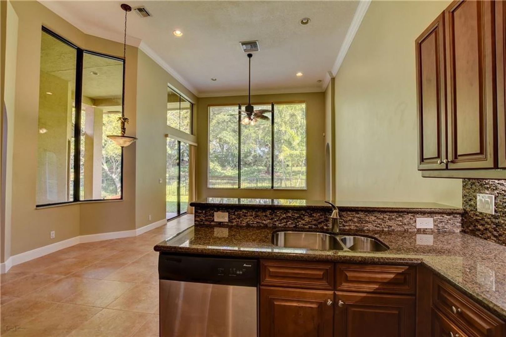 Wellington House: 10295 Trianon Place