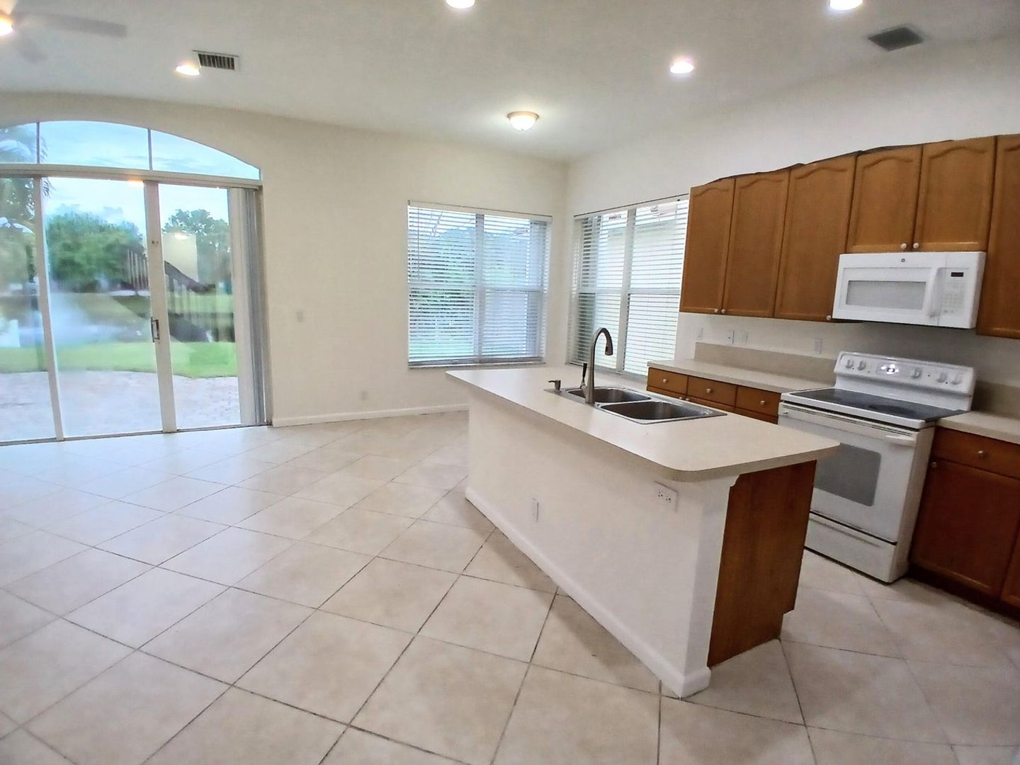 Delray Beach House: 1171 W Magnolia Circle