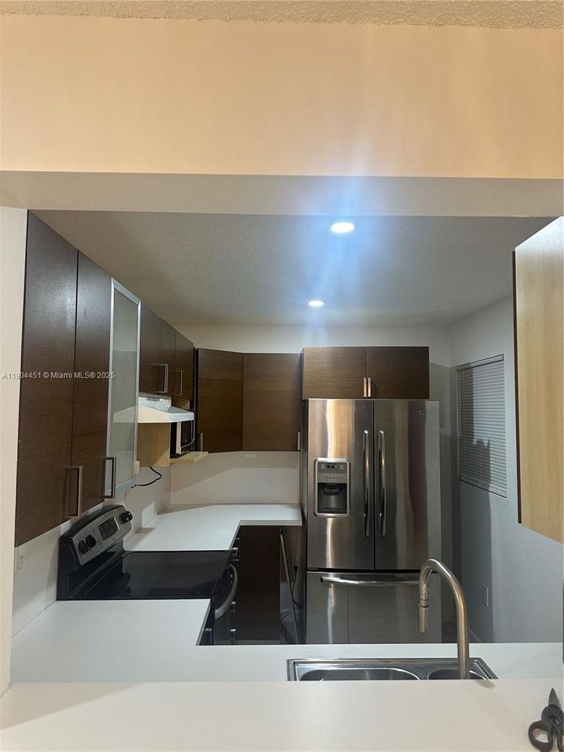 Miami House: 1165 NW 125th Place 205