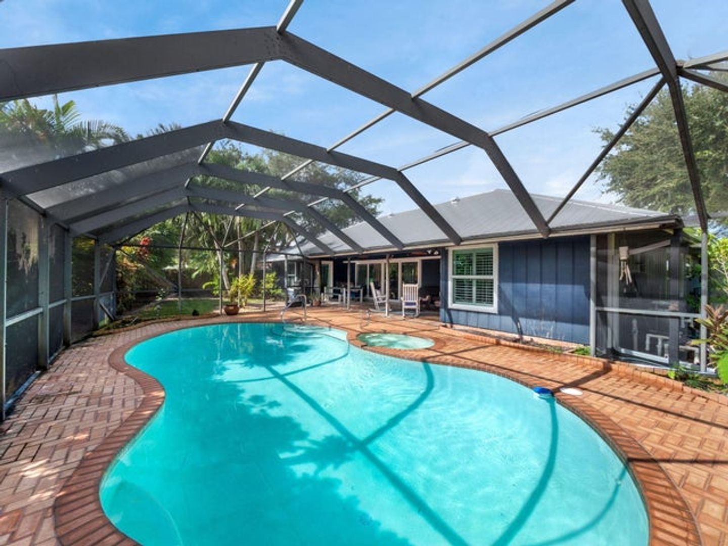 Tequesta House: 52 Birch Place