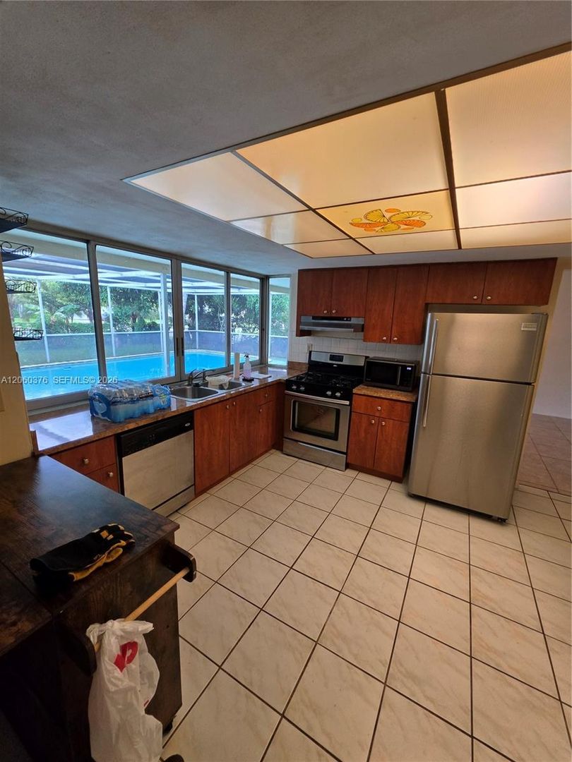 Sunrise House: 7590 NW 20th Court
