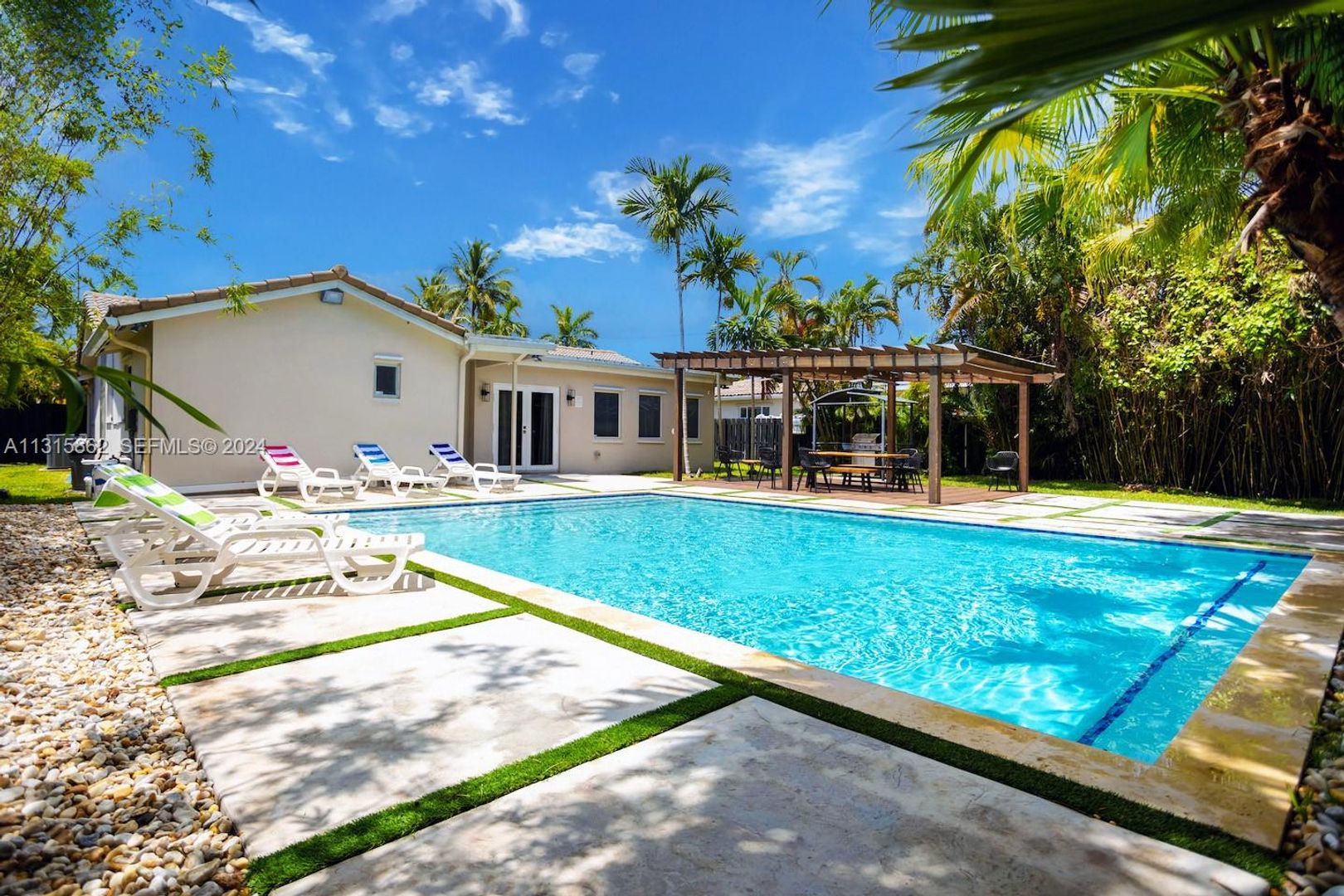 Hollywood House: 1307 Rodman Street