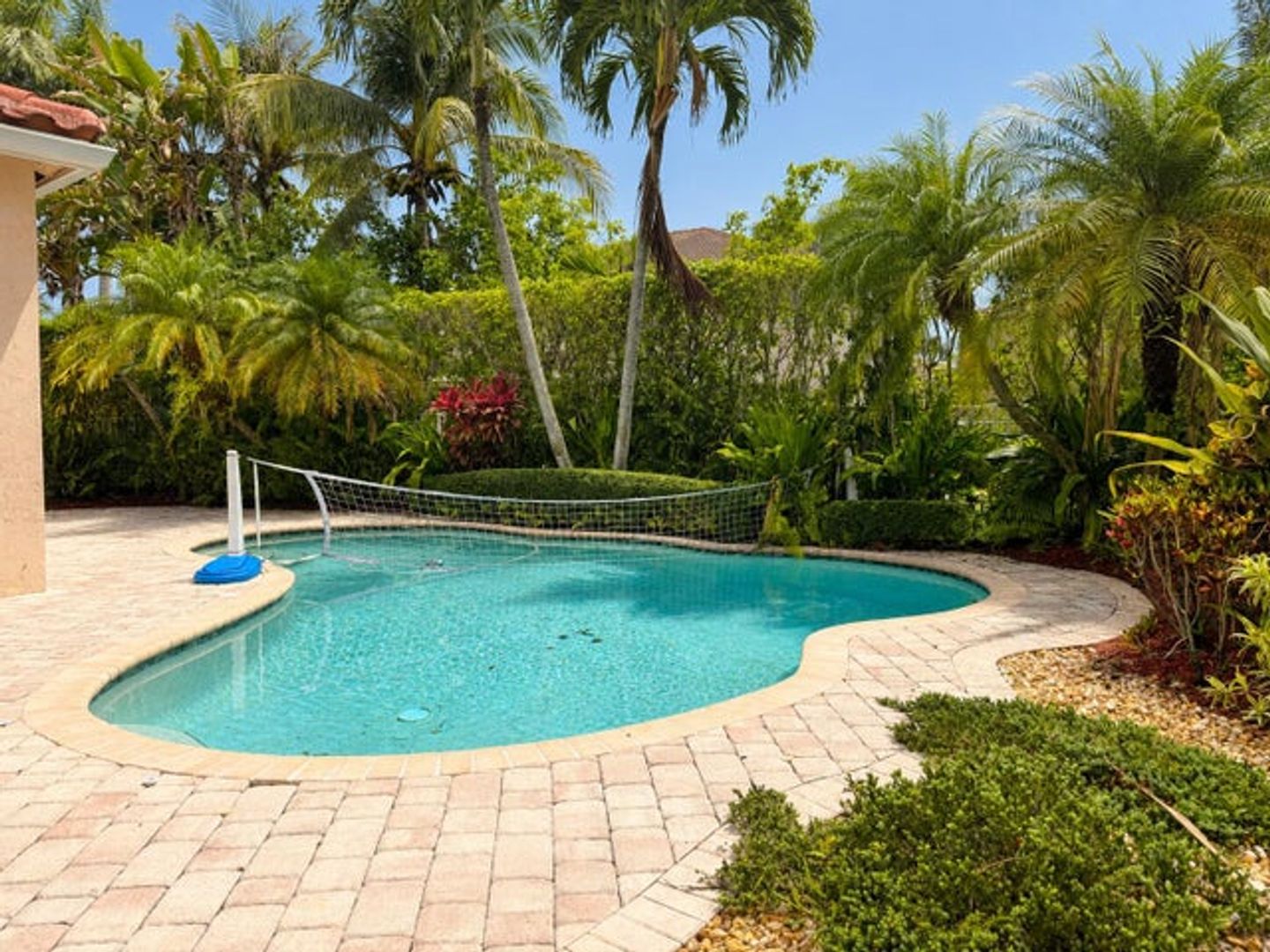 Weston House: 1618 Royal Grove Way