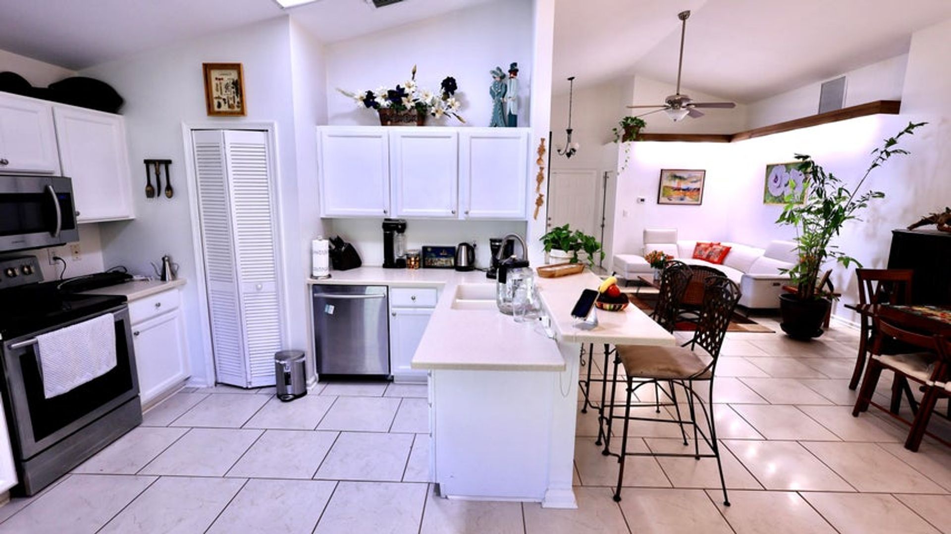 Greenacres House: 2220 Soundings Court