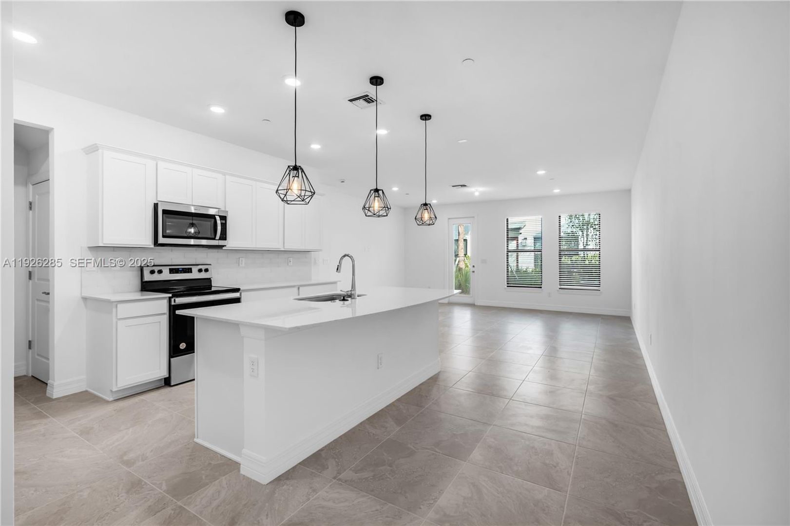 Plantation House: 8356 NW 7th Place