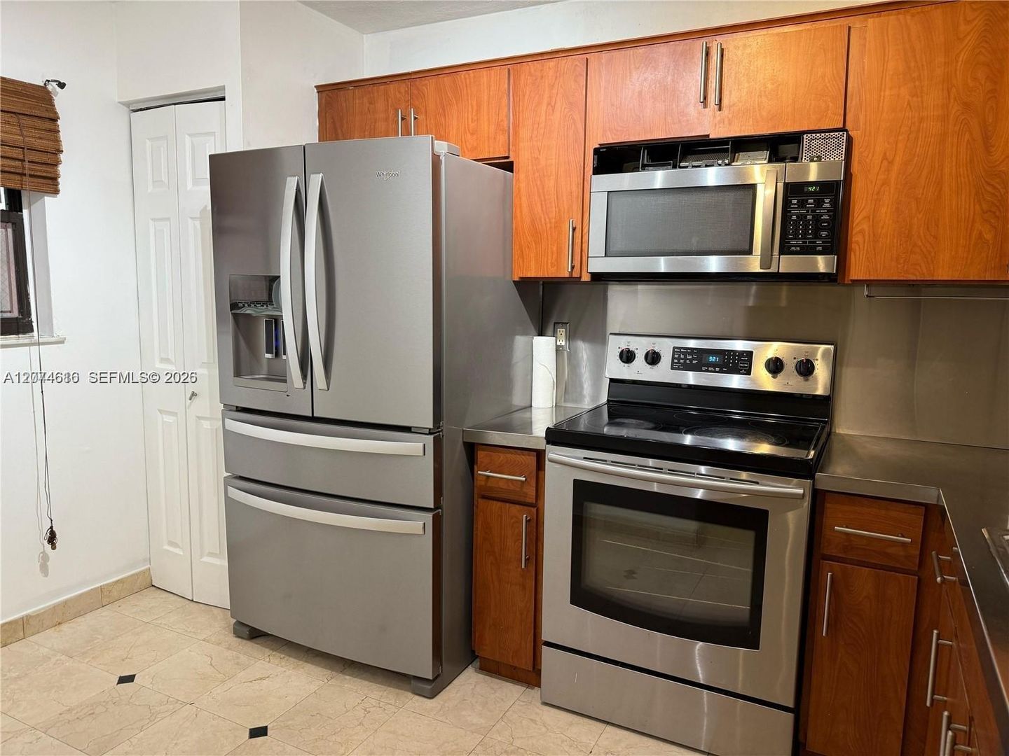 Miami House: 20800 NE 8th Court 206-17