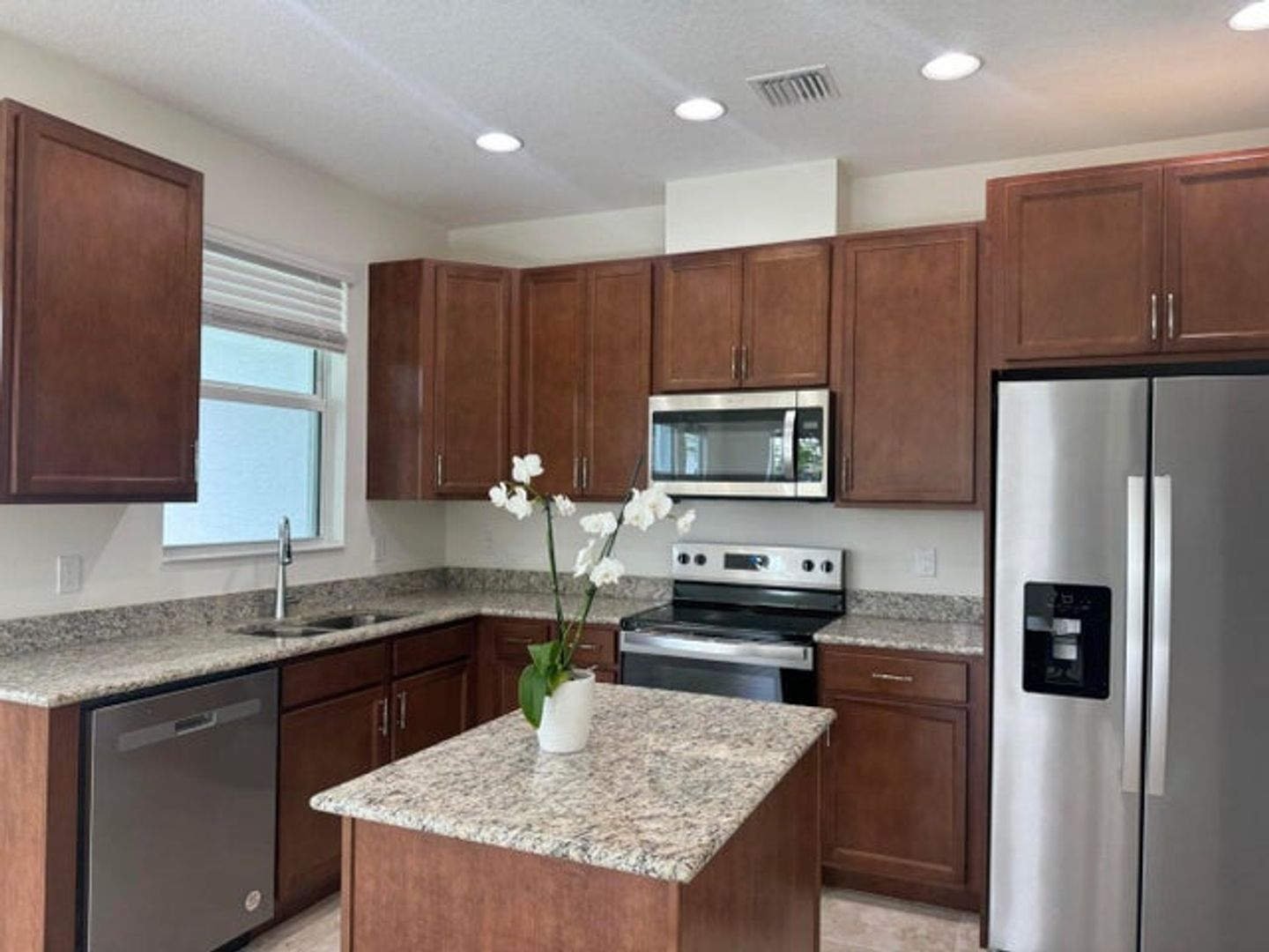 Westlake House: 16452 Millenium Court