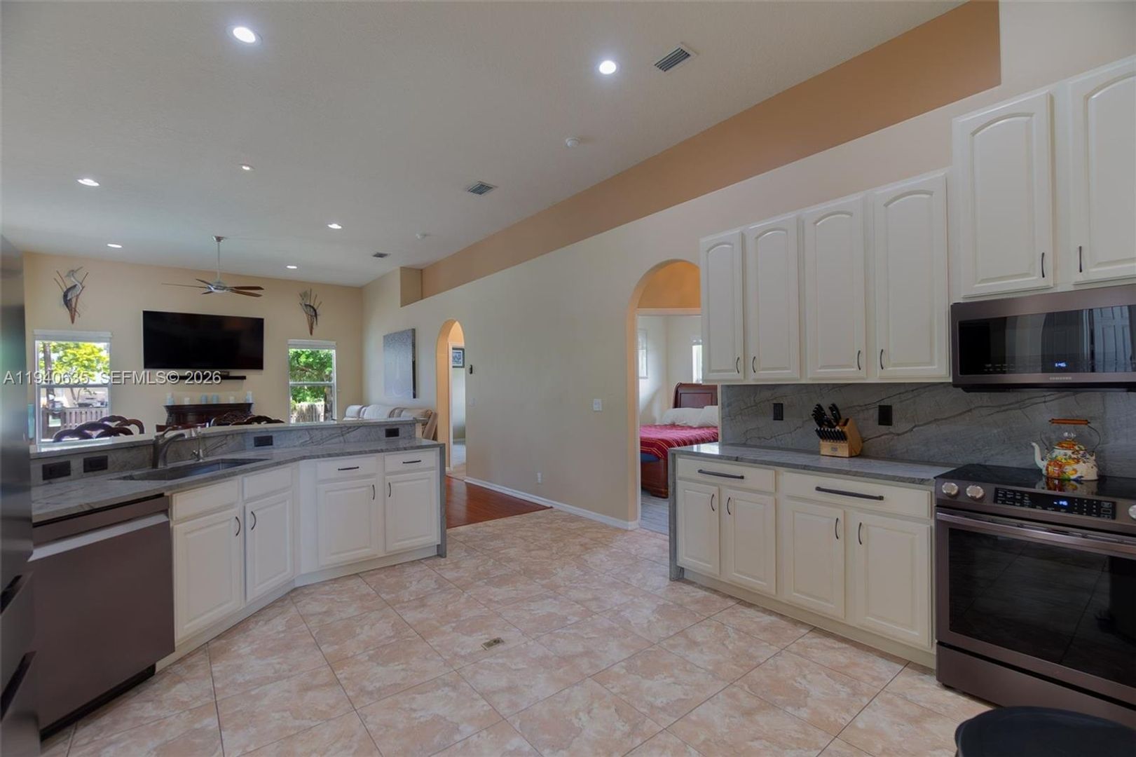 Loxahatchee House: 18021 N 49th Street N