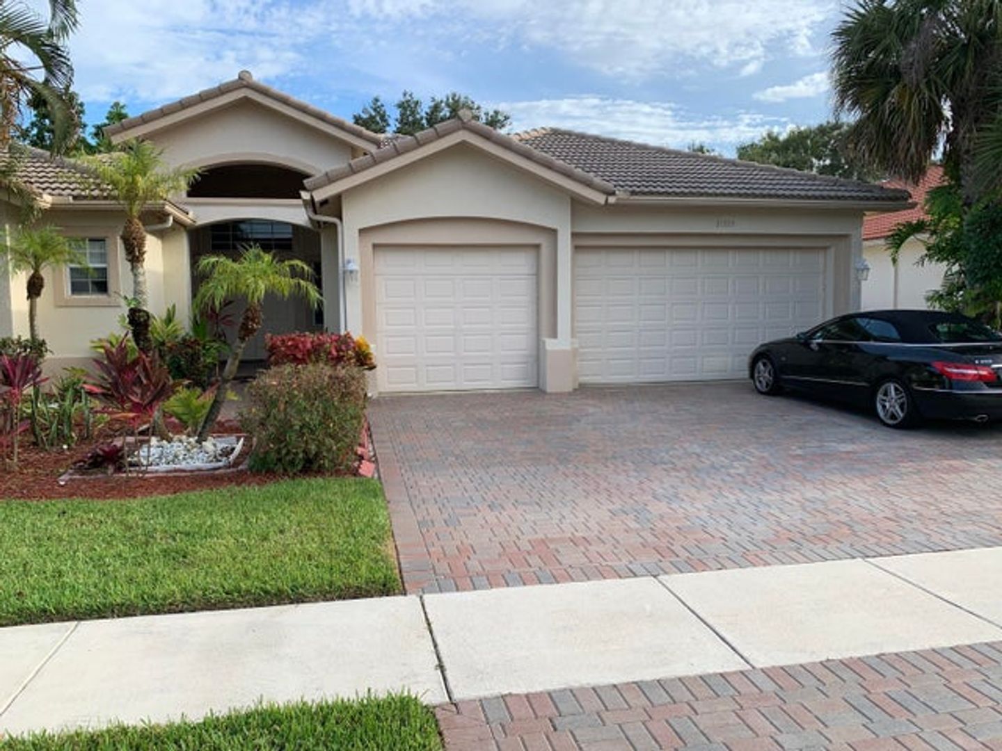 Wellington House: 11889 Osprey Point CIRCLE Circle