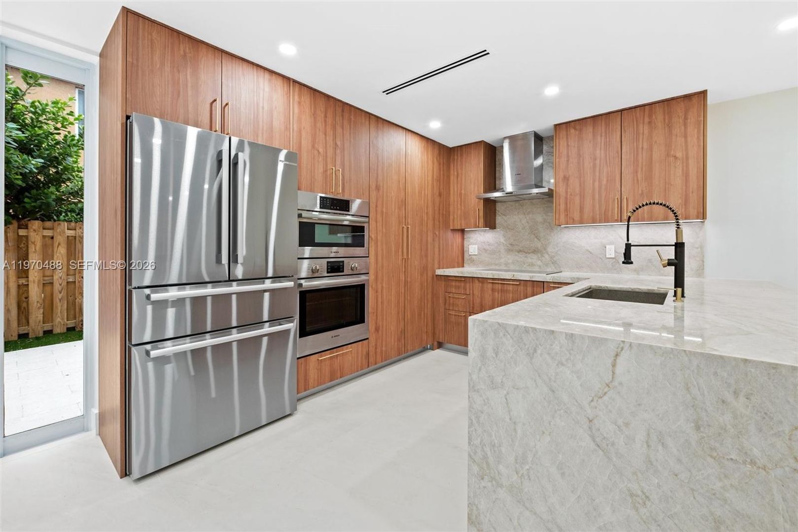 Miami Lakes House: 8511 NW 141st Terrace 405