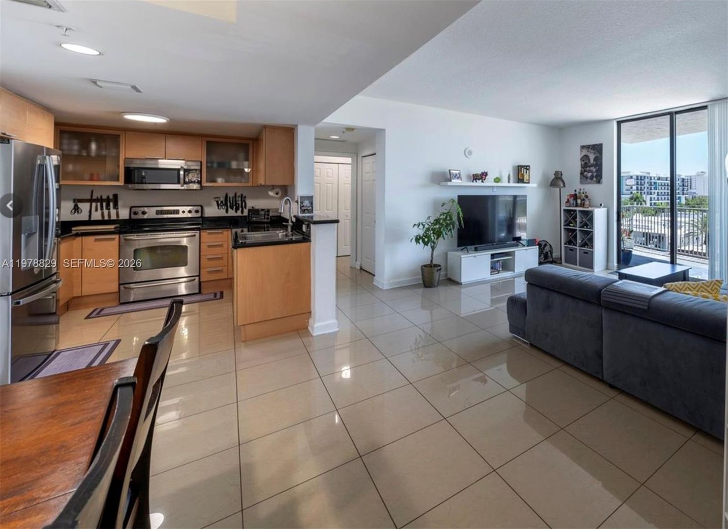 Hollywood House: 140 S Dixie Highway 719