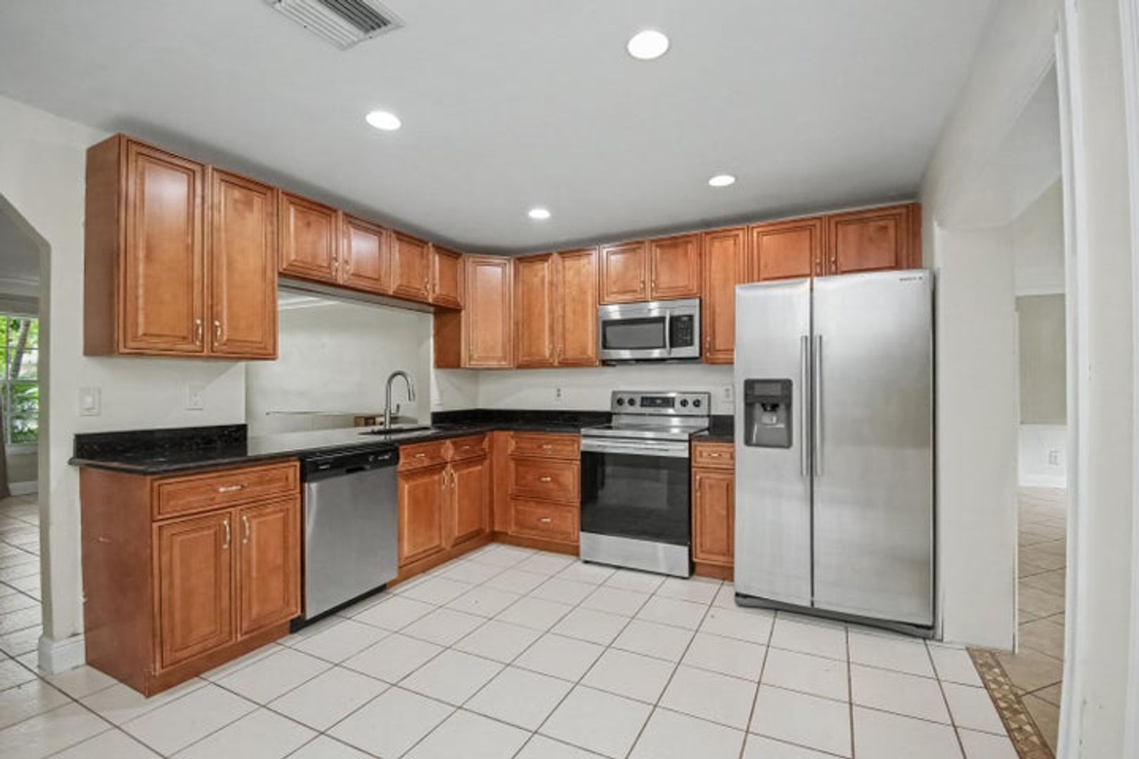Lake Worth Beach House: 71 18th Avenue S
