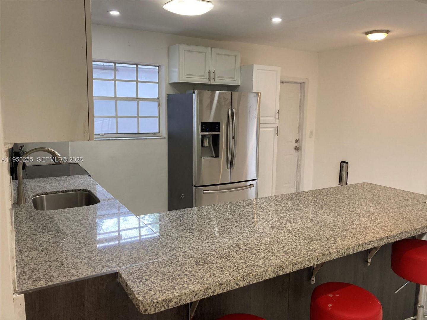 Hollywood House: 5720 Sheridan Street 1