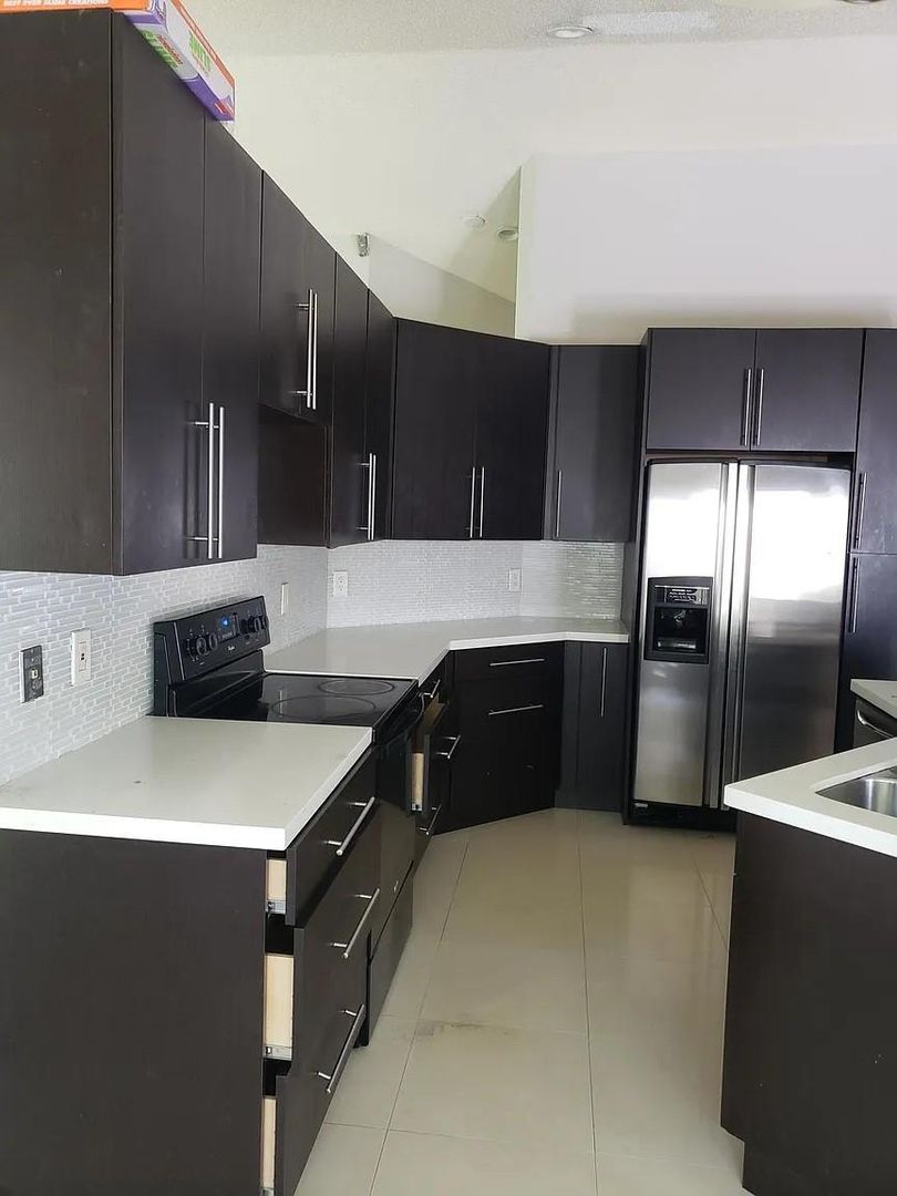 Plantation House: 10084 NW 2nd Street