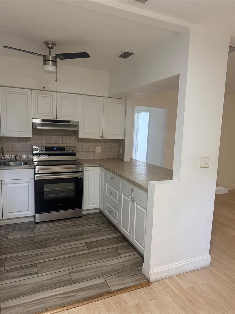 Miami House: 411 NW 106th Street 0