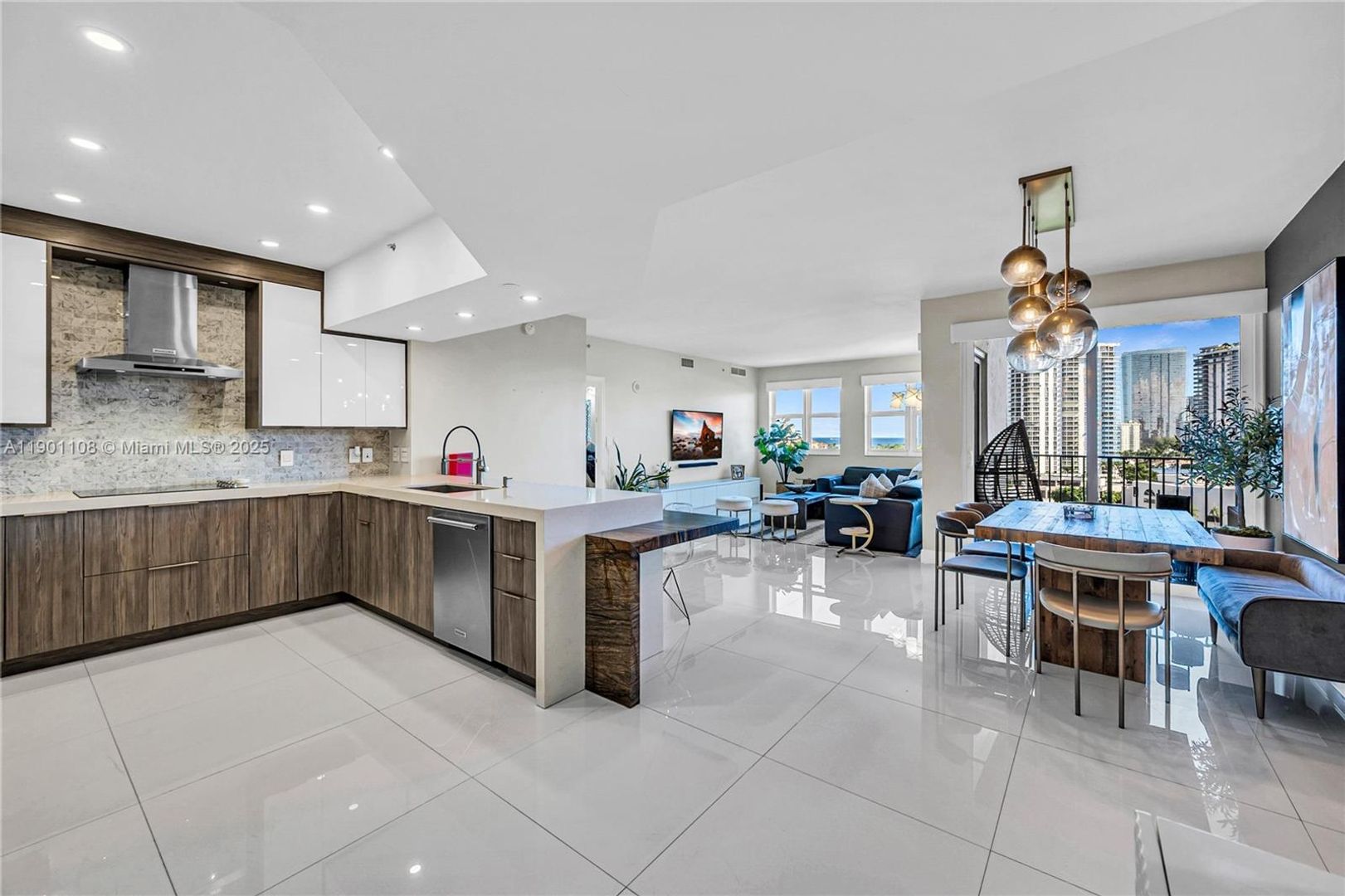 Aventura House: 19900 E Country Club Drive 1003