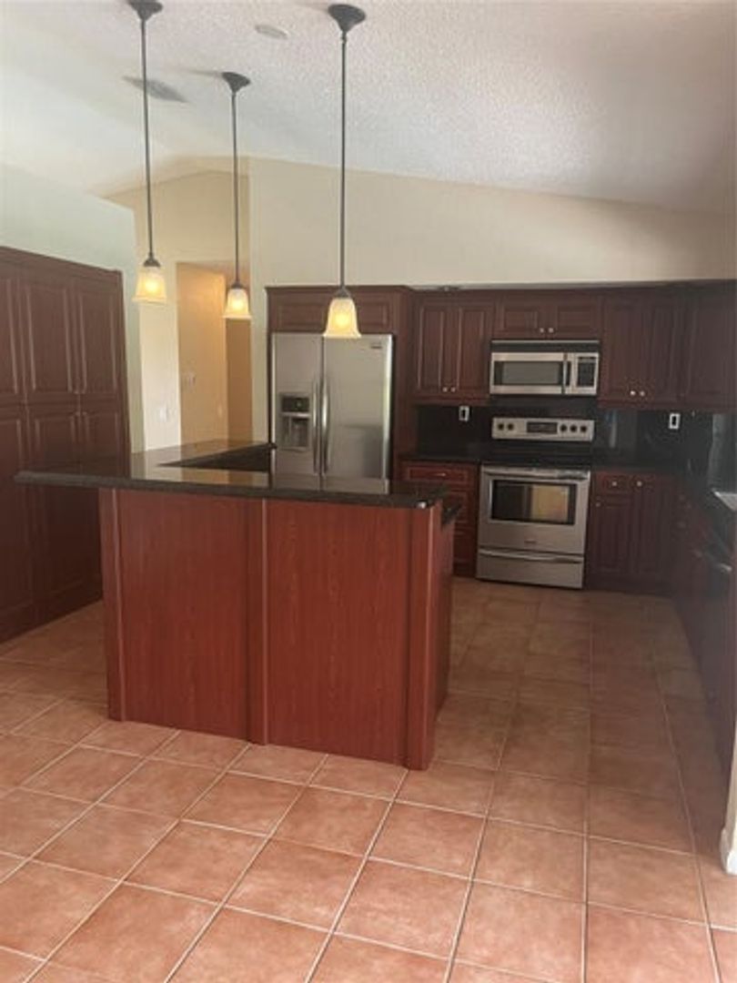 Coral Springs House: 10734 NW 17TH Manor