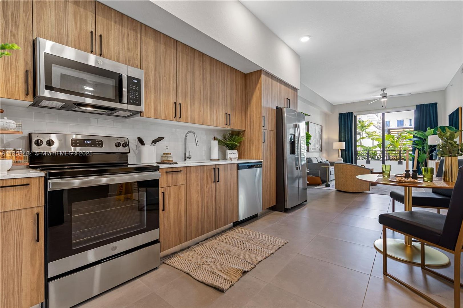 Dania Beach House: 4 N Federal Highway 367